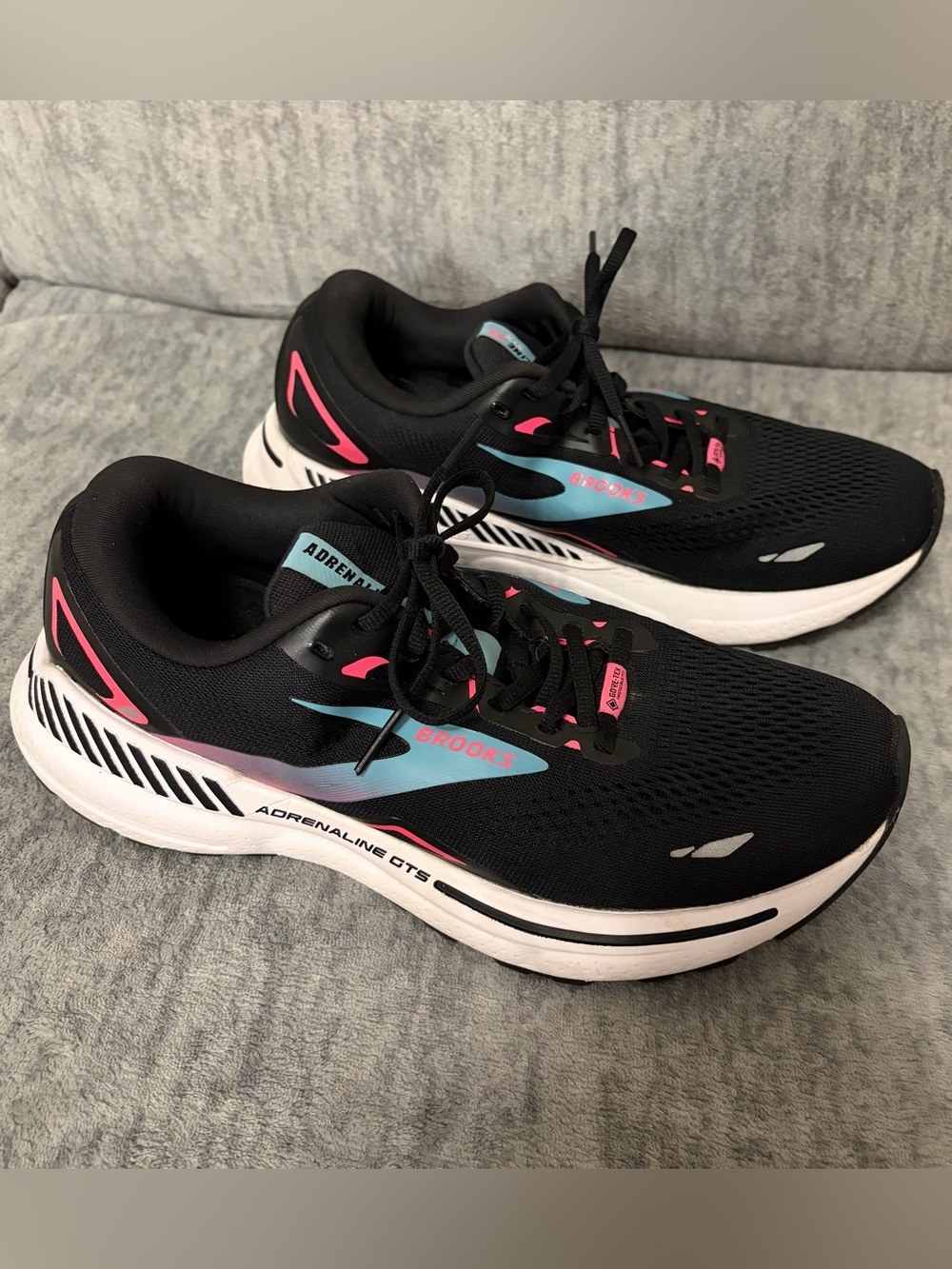 Brooks Women’s Adrenaline GTS 23 GTX Black/Pink/Aqua Size 10 Running Shoe Active